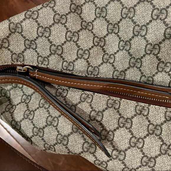 Gucci : Chain Hobo GG Coated Canvas - Picture 4 of 11